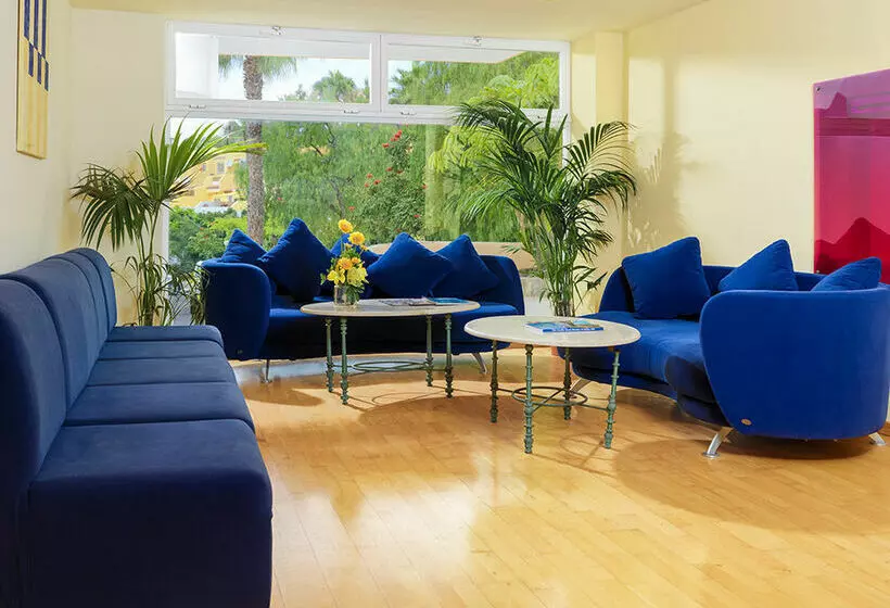 Paradise Court Apart