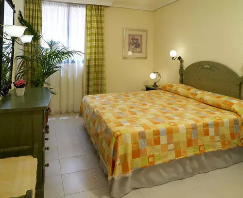 Paradise Court Apart