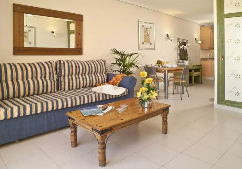 Paradise Court Apart