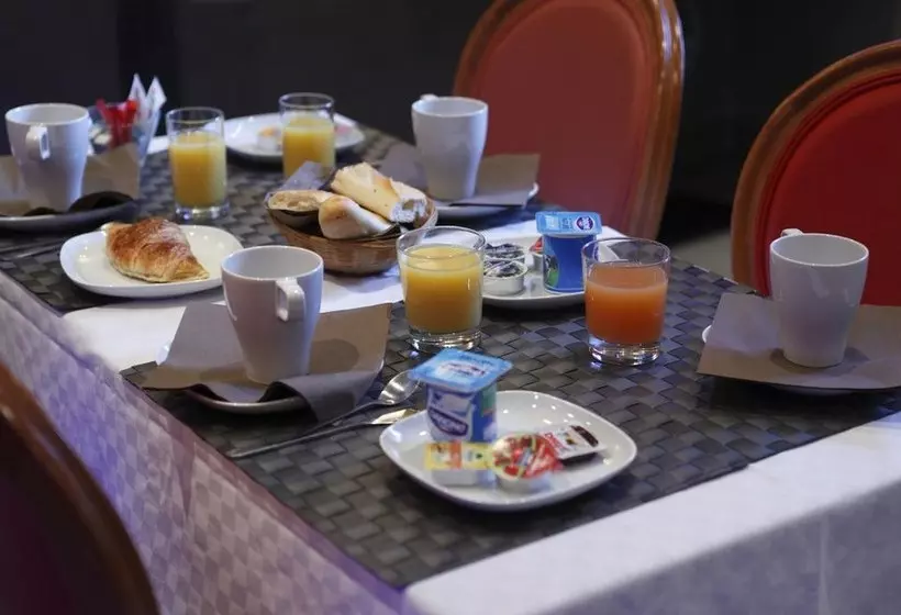 Отель Adonis Marseille Vieux-Port