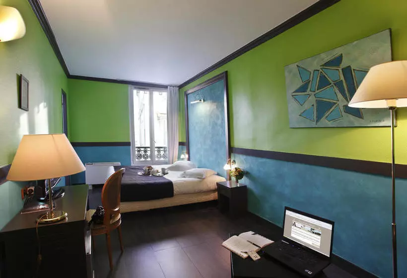 Отель Adonis Marseille Vieux-Port