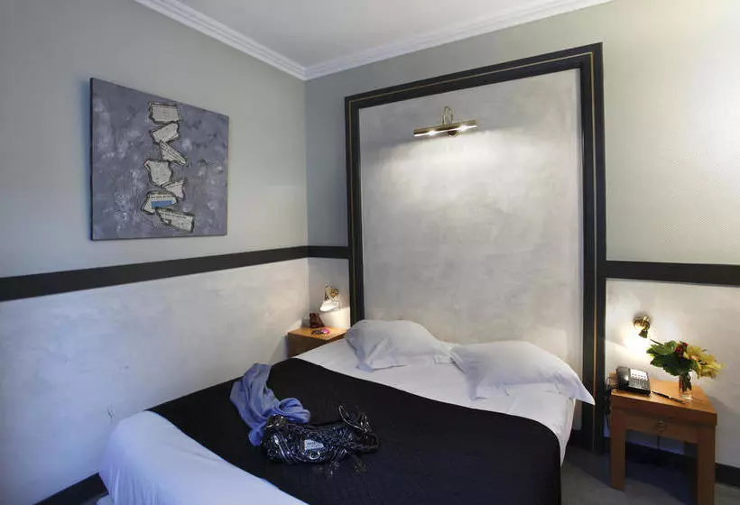 Отель Adonis Marseille Vieux-Port