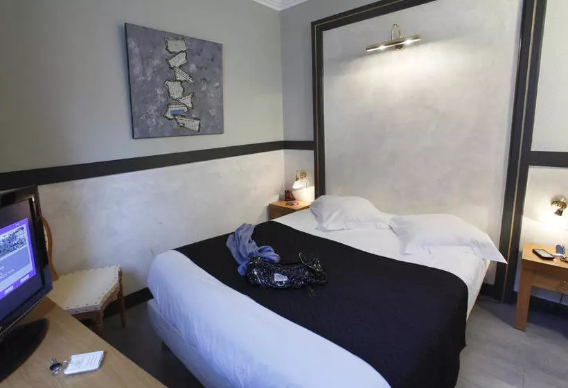 Отель Adonis Marseille Vieux-Port