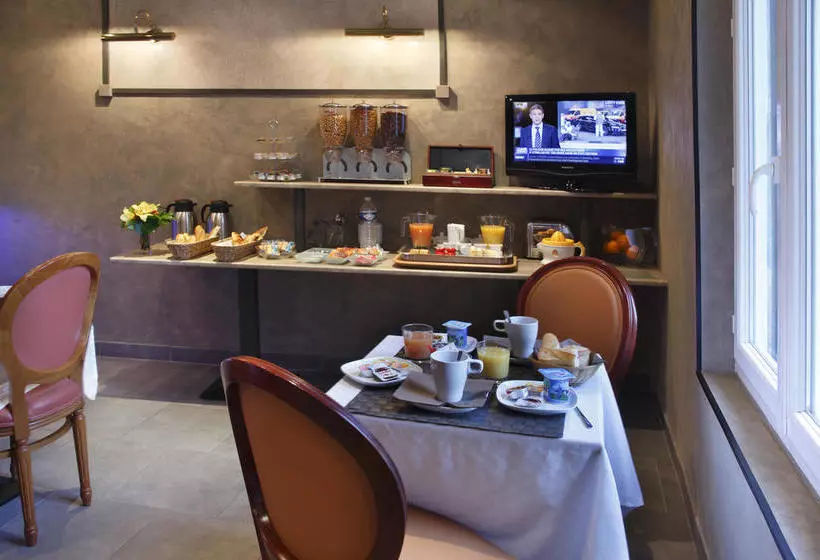 Отель Adonis Marseille Vieux-Port