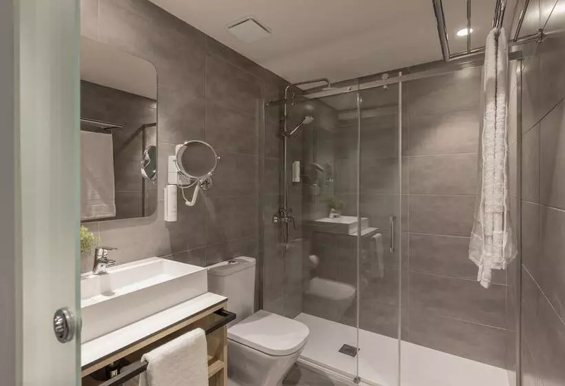 هتل Líbere Barcelona Sant Antoni