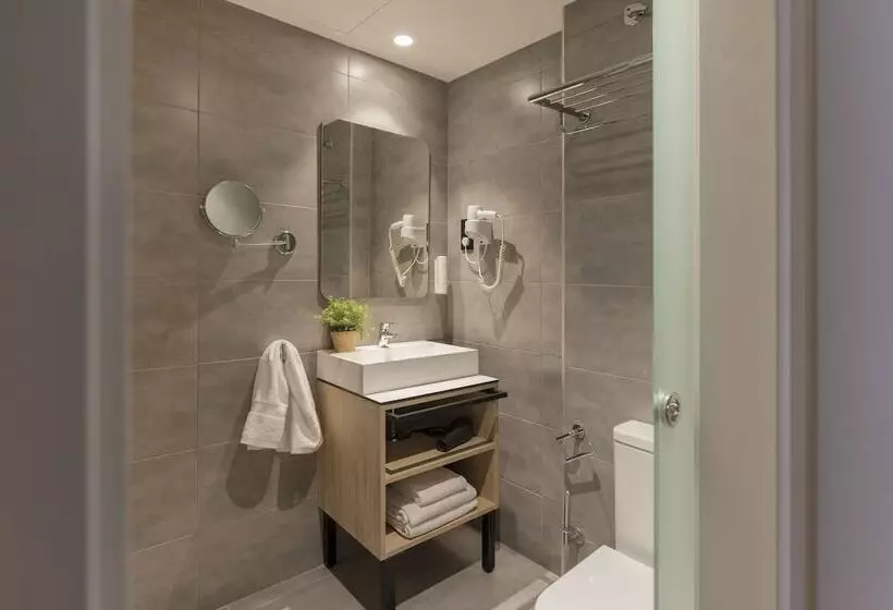 هتل Líbere Barcelona Sant Antoni