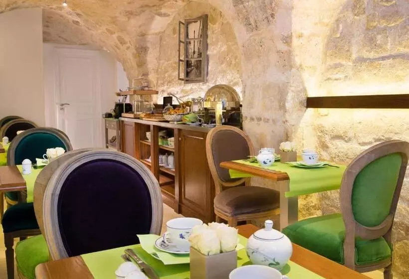 ホテル Le Relais Sainthonore
