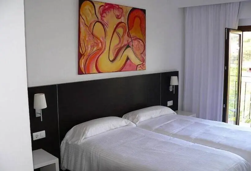 هتل Navia Santa Ponsa - Adults Only