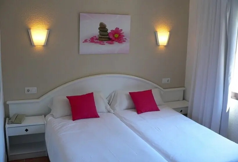 هتل Navia Santa Ponsa - Adults Only