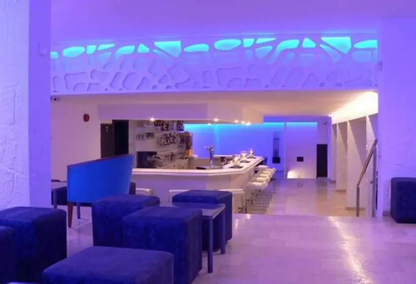 هتل Navia Santa Ponsa - Adults Only