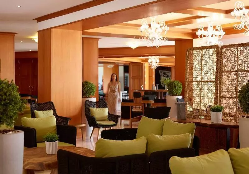 Отель Serita Beach