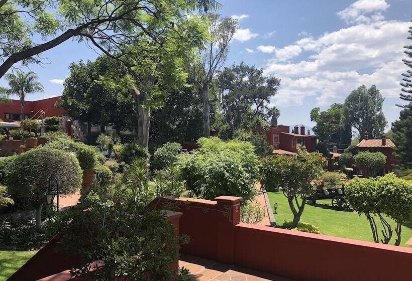 Villa San Jose Hotel & Suites