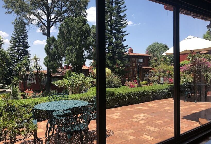 Villa San Jose Hotel & Suites