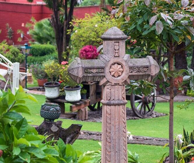 Villa San Jose Hotel & Suites