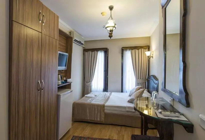 Bed and Breakfast Naz Wooden House Inn