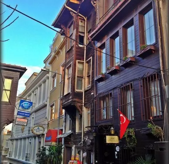 Bed and Breakfast Naz Wooden House Inn