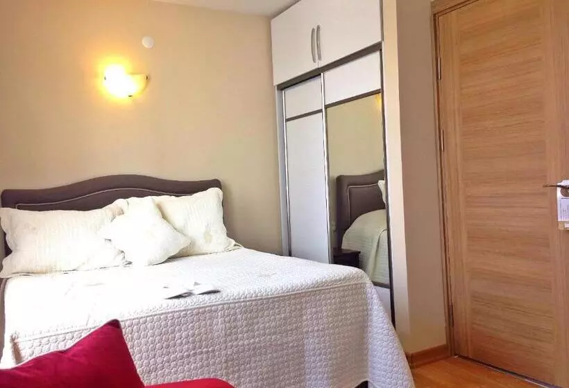 Bed and Breakfast Naz Wooden House Inn