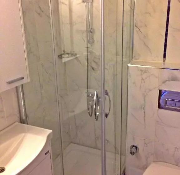 Bed and Breakfast Naz Wooden House Inn