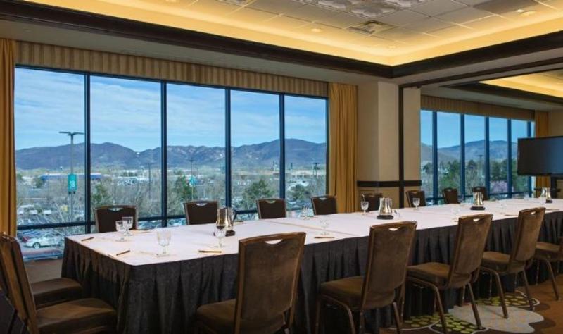 هتل Atlantis Casino Resort Spa