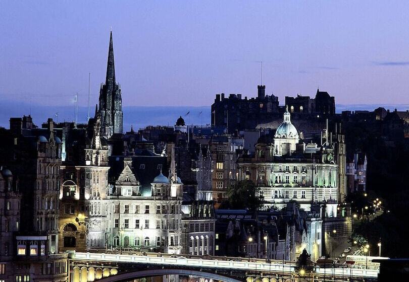 هتل Holiday Inn Express Edinburgh City Centre, An Ihg