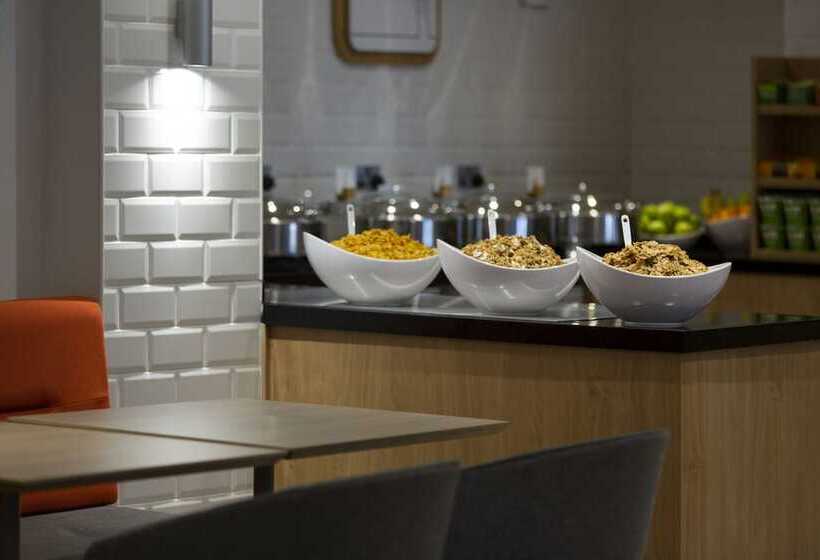 هتل Holiday Inn Express Edinburgh City Centre, An Ihg