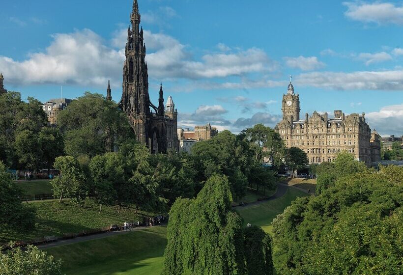 هتل Holiday Inn Express Edinburgh City Centre, An Ihg