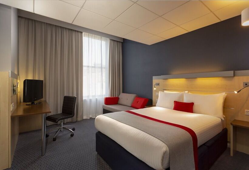 هتل Holiday Inn Express Edinburgh City Centre, An Ihg