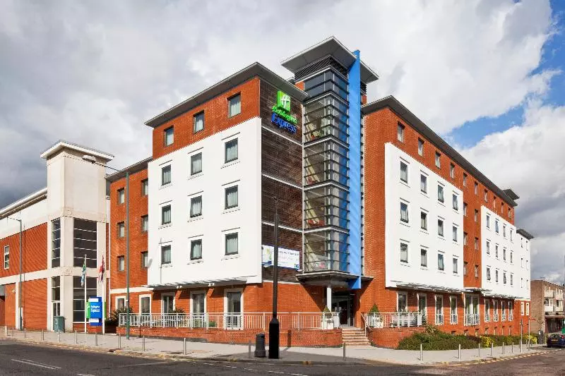 فندق Holiday Inn Express Stevenage, An Ihg