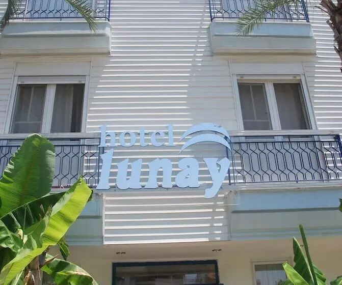 Hotel Lunay