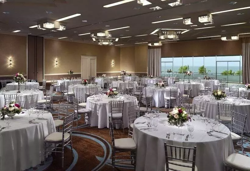 Отель Omni Corpus Christi