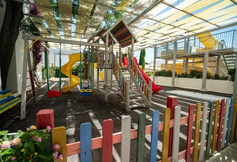 酒店 Petunya Beach Resort