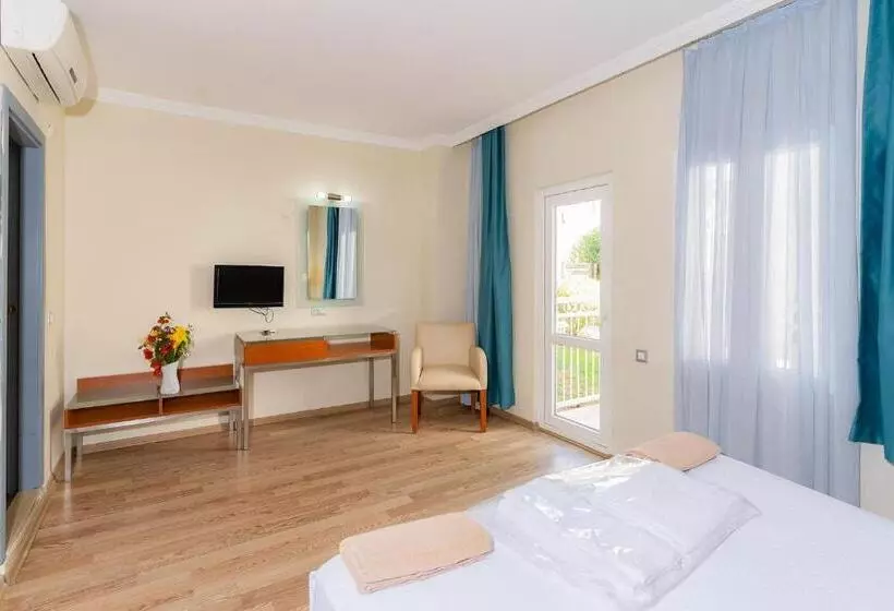 酒店 Petunya Beach Resort