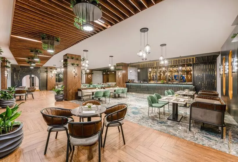 ホテル Rixos Premium Tekirova, The Land of Legends Access