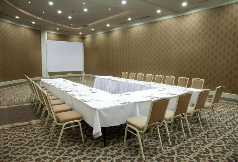 ホテル Rixos Premium Tekirova, The Land of Legends Access