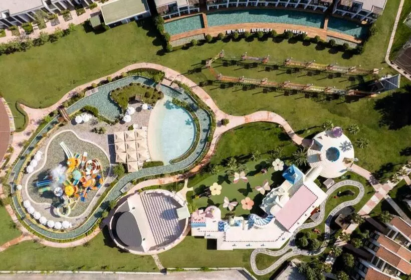 ホテル Rixos Premium Tekirova, The Land of Legends Access