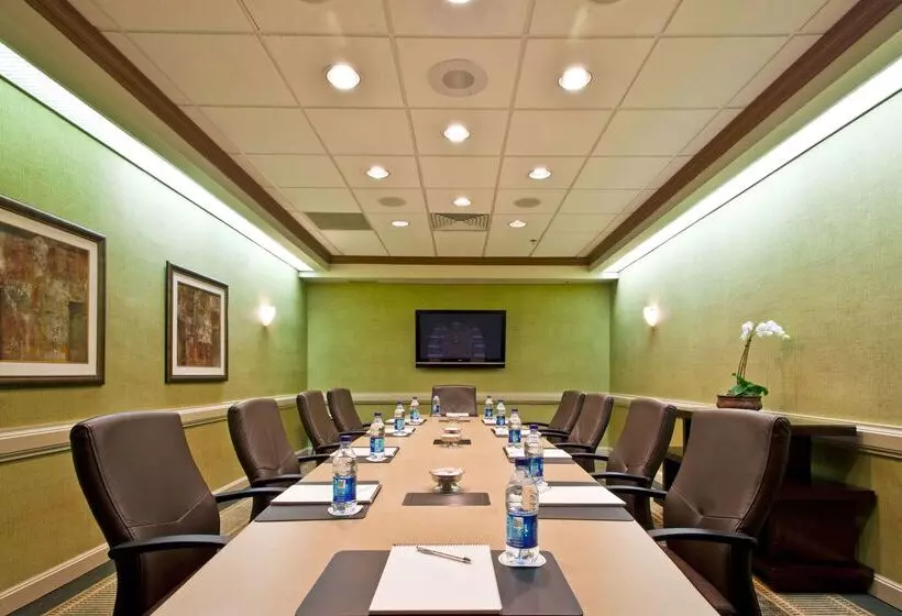 فندق Sonesta Miami Airport