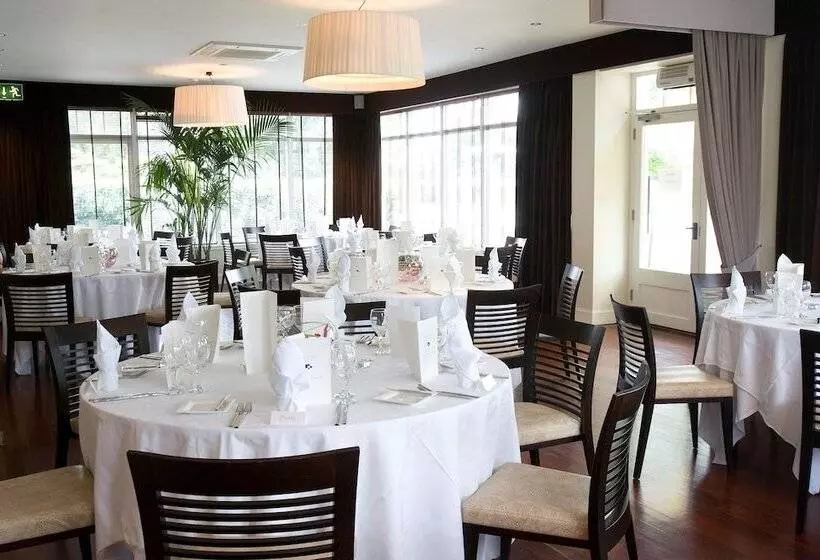 Отель The Glenmoriston Townhouse