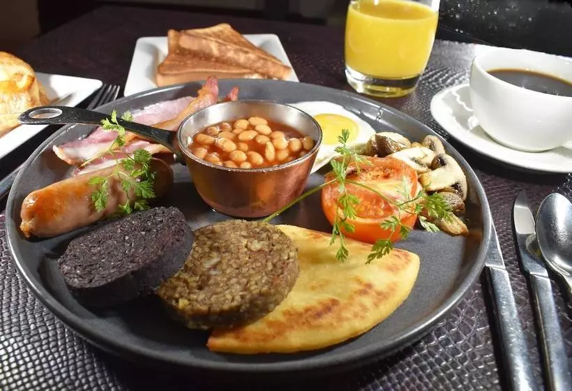 Отель The Glenmoriston Townhouse