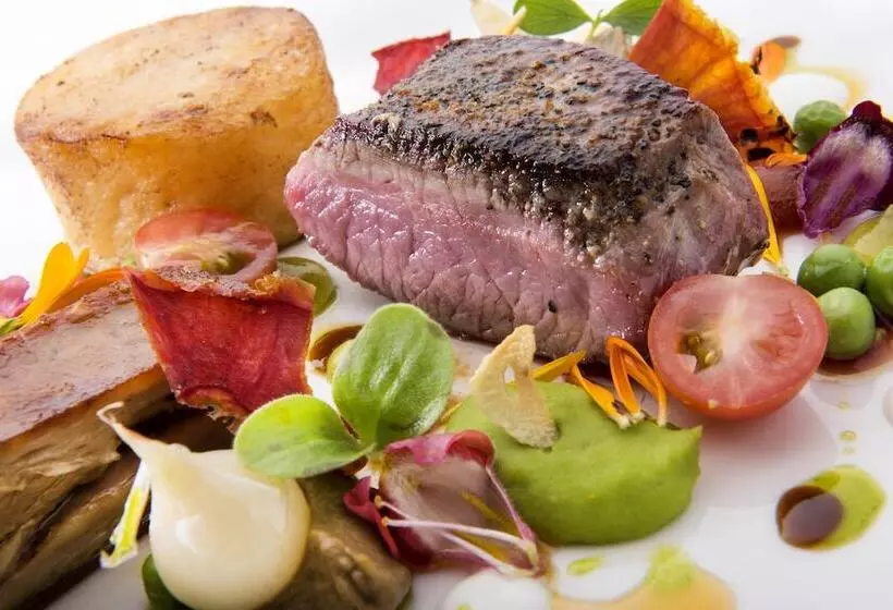 Отель The Glenmoriston Townhouse