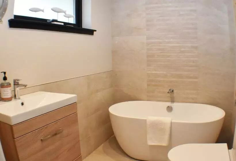 Отель The Glenmoriston Townhouse