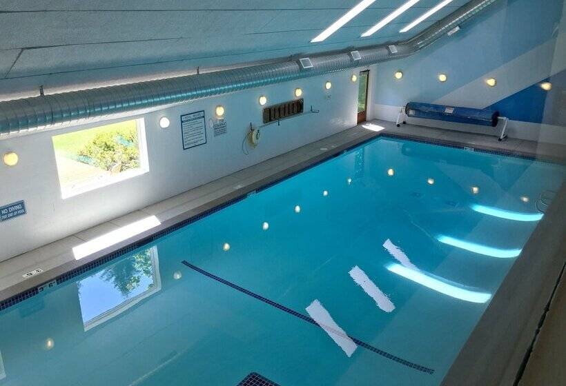 41sw   Sauna   Wifi   Fireplace   Sleeps 8