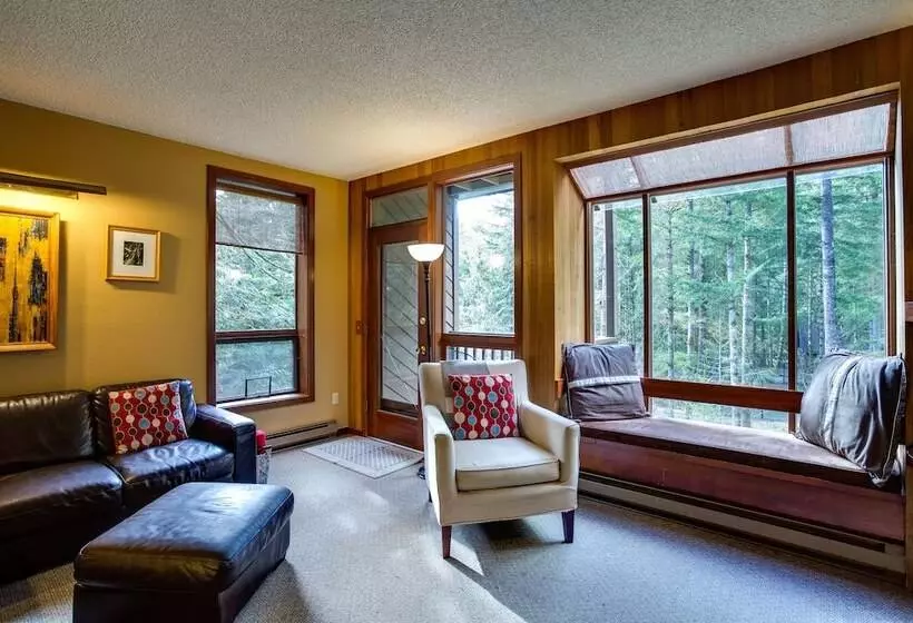 41sw   Sauna   Wifi   Fireplace   Sleeps 8