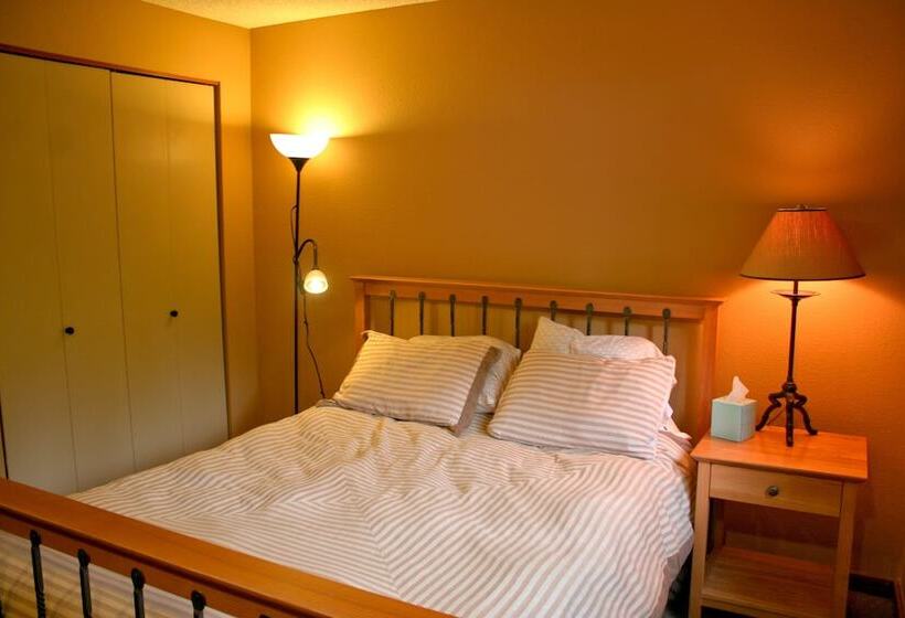 41sw   Sauna   Wifi   Fireplace   Sleeps 8