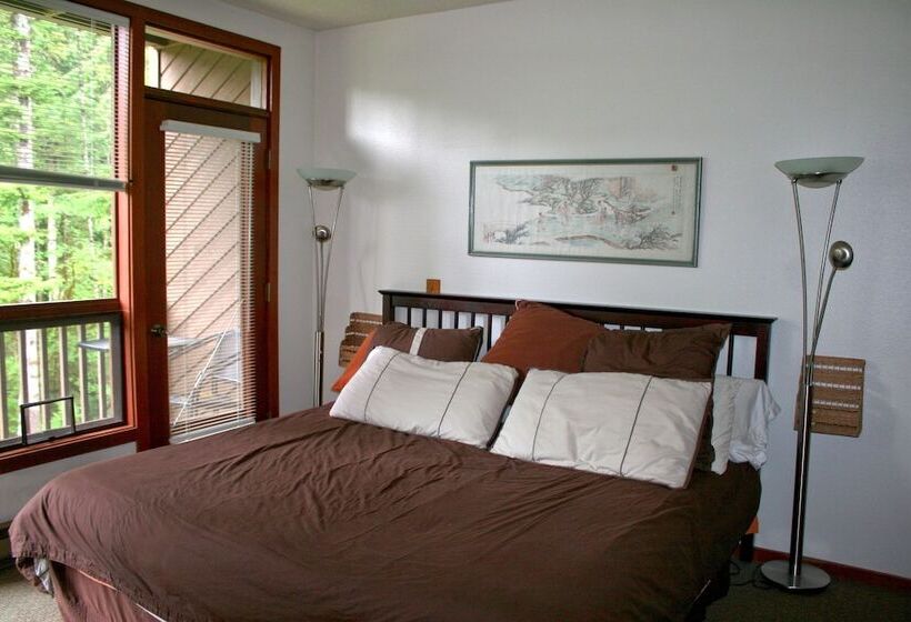 41sw   Sauna   Wifi   Fireplace   Sleeps 8