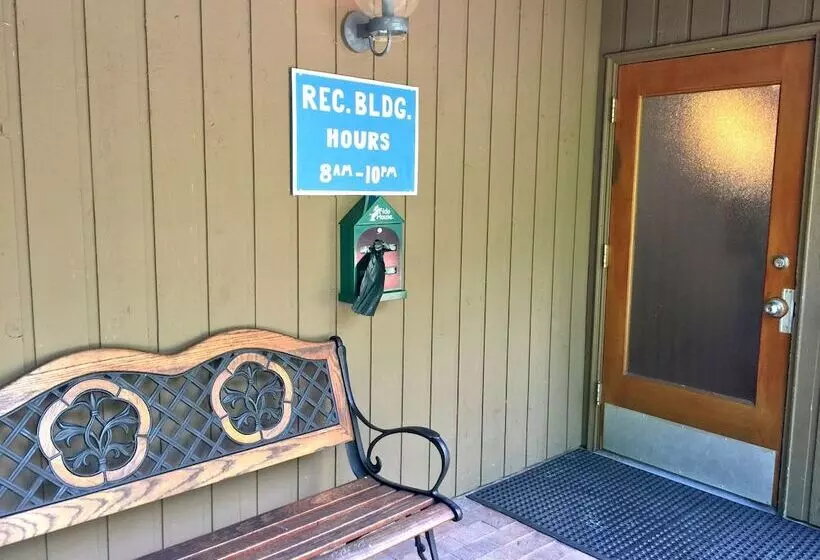 57sw   Fireplace   Wifi   Sleeps 6