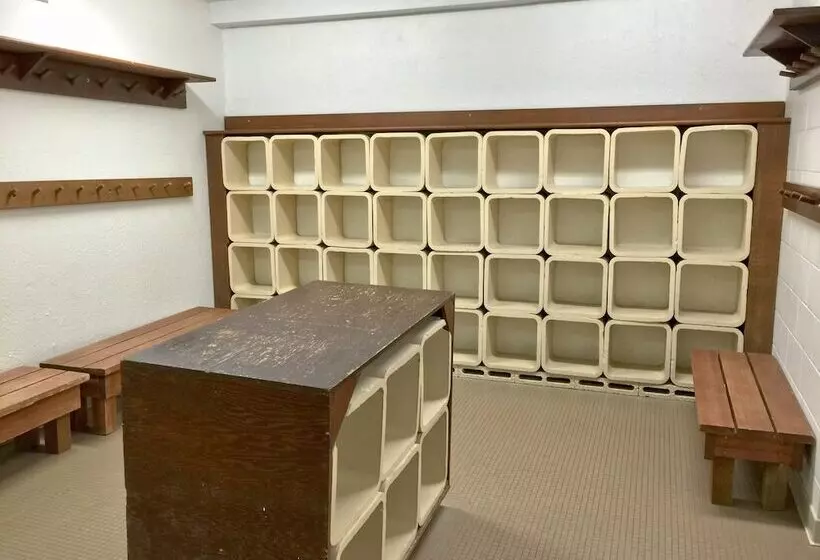 57sw   Fireplace   Wifi   Sleeps 6