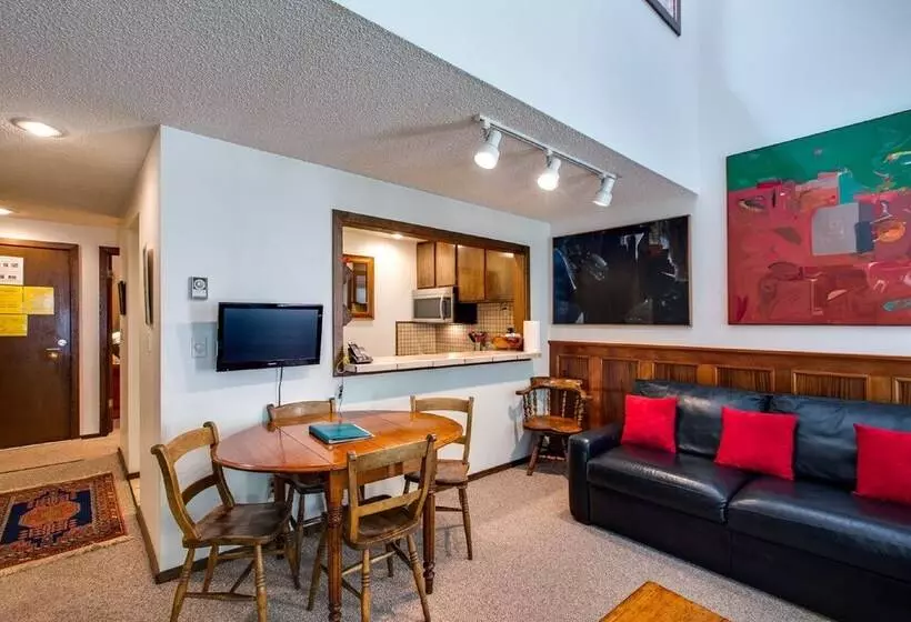 57sw   Fireplace   Wifi   Sleeps 6