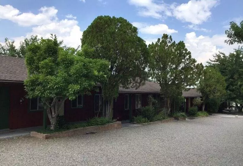 Andruss Motel
