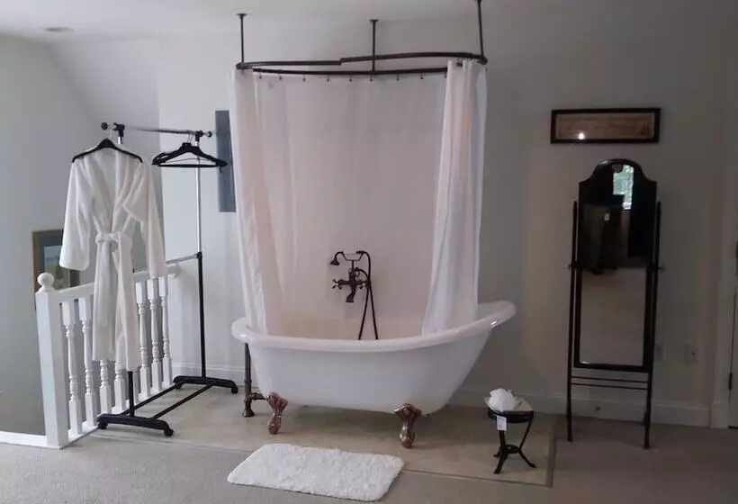 Aamiaismajoitus (B&B) Marvels On The Creek