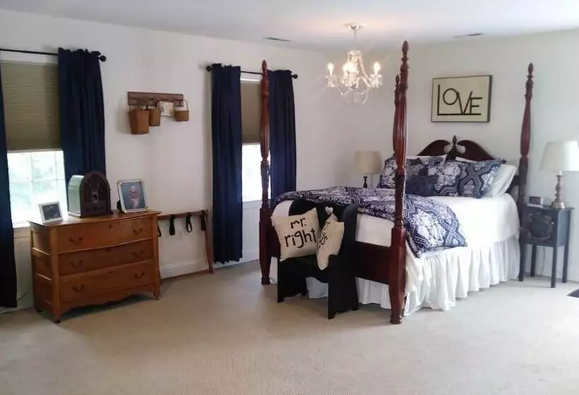 Aamiaismajoitus (B&B) Marvels On The Creek